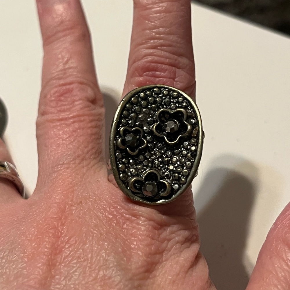Stretch Flower Ring